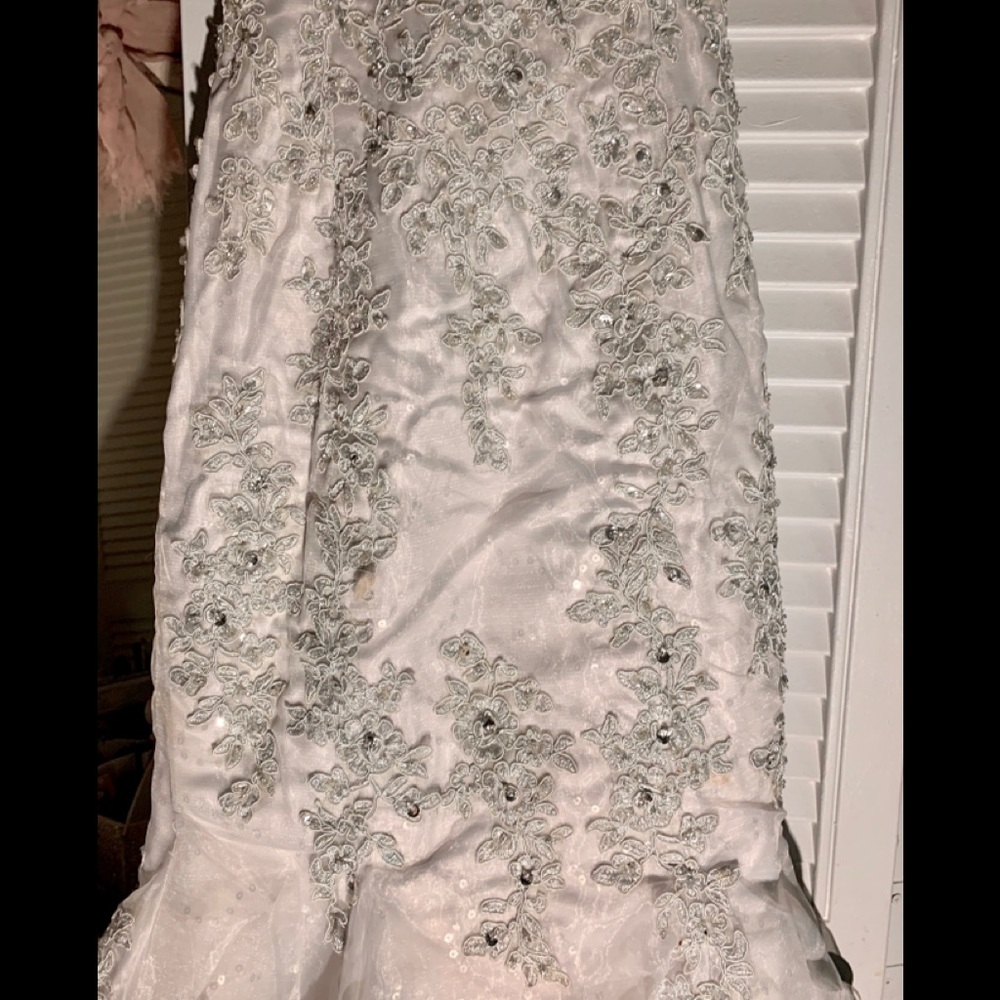 Simple elegant wedding dress❤️ - Picture 13 of 16